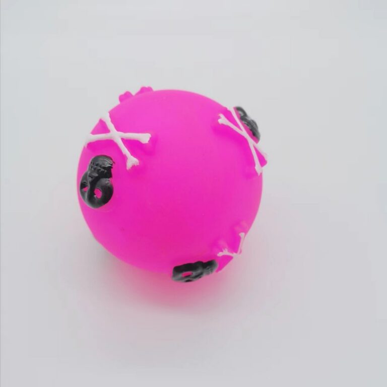Squeaky Vinyl Skull Ball